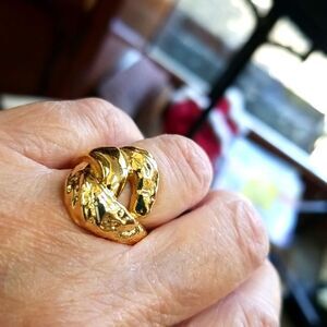 ALEXIS BITTAR GOLD TONE SPIRAL  COILED RING!!! GORGEOUS!!! NWOT!!!VERY SHINY!!!